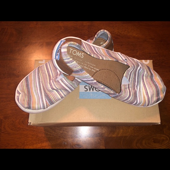 đRESERVEDđMini Striped Boyâs Toms 13.5đGreat Conditionđ - Picture 2 of 8